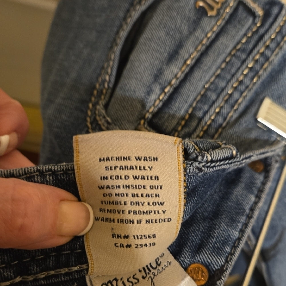 Miss Me Indigo Boot Cut Jeans. Inseam 27.5. Waist 15 - Picture 6 of 12